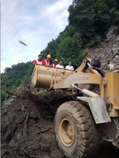 抗洪搶險(xiǎn)，交通實(shí)業(yè)人在行動(dòng)